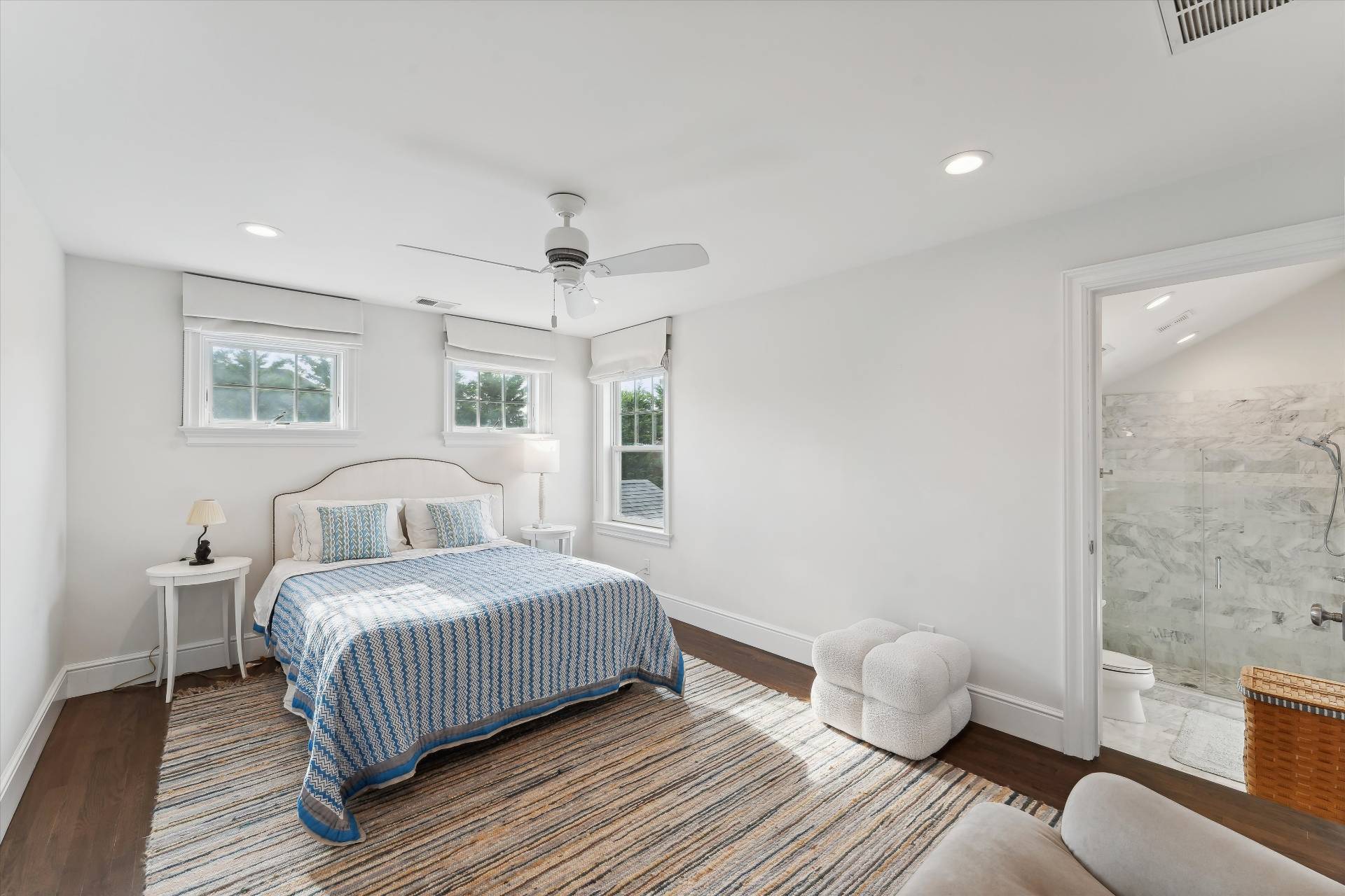 1 Fall Court Southampton, NY 11968 - Photo 15 of 29