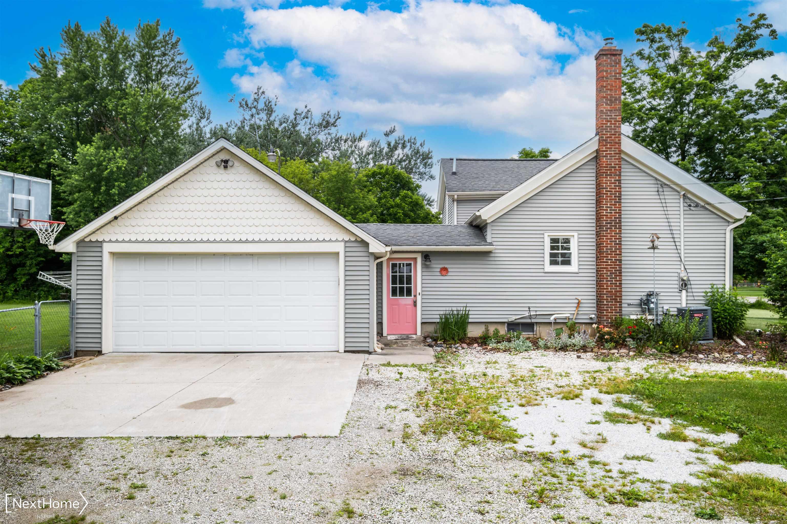 6144 East Atherton Road Burton, MI 48519 - Photo 3 of 32 50212957-787eb251-8037-4a14-b51a-fa202f11887e.JPG