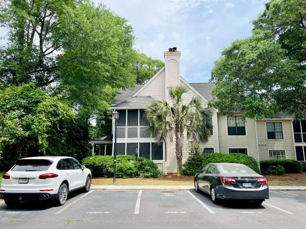 $2,200 | 352 Sandpiper Drive, Unit G, Mount Pleasant, SC 29464