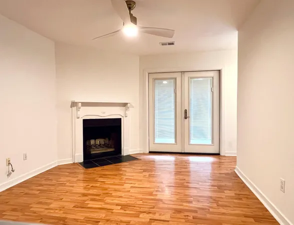 $2,200 | 352 Sandpiper Drive, Unit G, Mount Pleasant, SC 29464