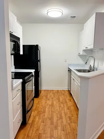 $2,200 | 352 Sandpiper Drive, Unit G, Mount Pleasant, SC 29464