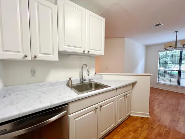 $2,200 | 352 Sandpiper Drive, Unit G, Mount Pleasant, SC 29464