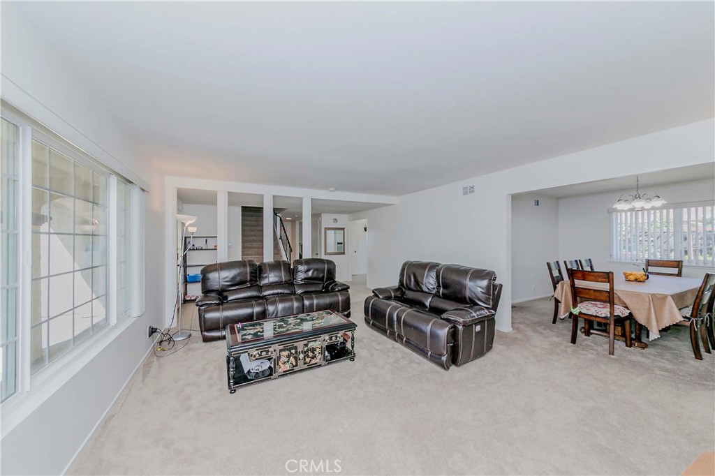 2401 El Portal Way Oxnard, CA 93035 - Photo 16 of 62