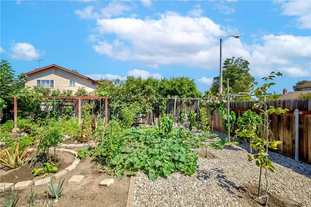 $1,170,000 | 2401 El Portal Way, Oxnard, CA 93035