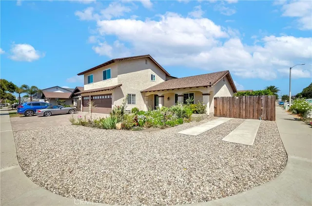$1,170,000 | 2401 El Portal Way, Oxnard, CA 93035