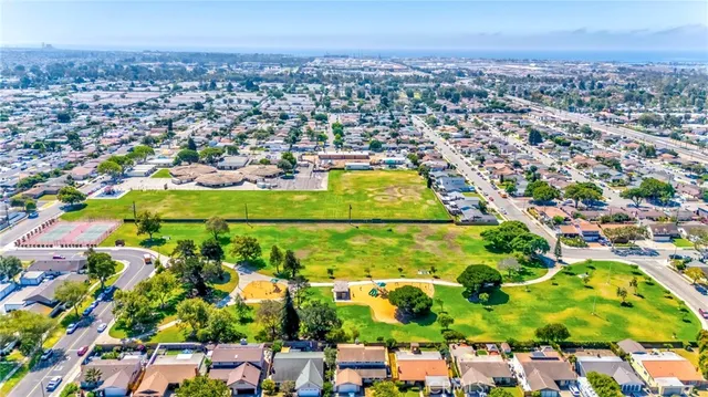 $1,170,000 | 2401 El Portal Way, Oxnard, CA 93035