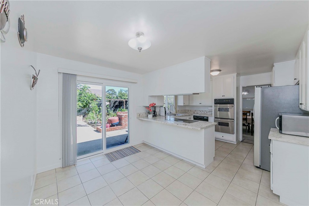 2401 El Portal Way Oxnard, CA 93035 - Photo 8 of 37