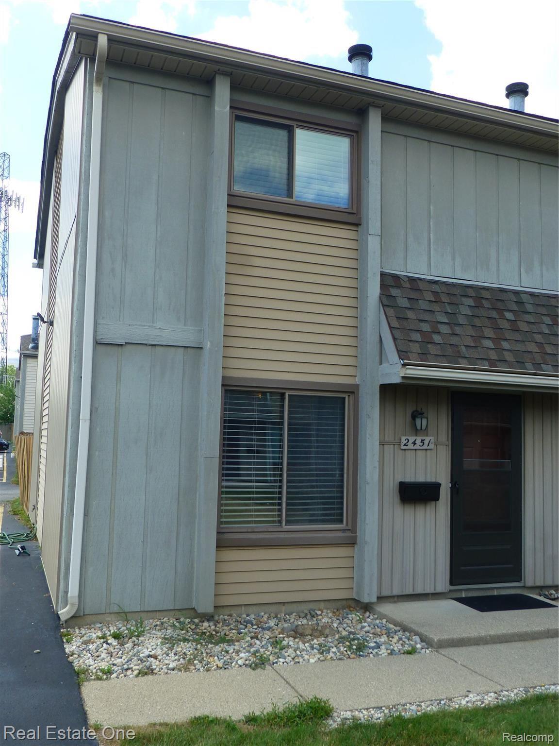 2451 Samoset Road, Unit 7 Royal Oak, MI 48073 - Photo 1 of 25 P1140215.JPG