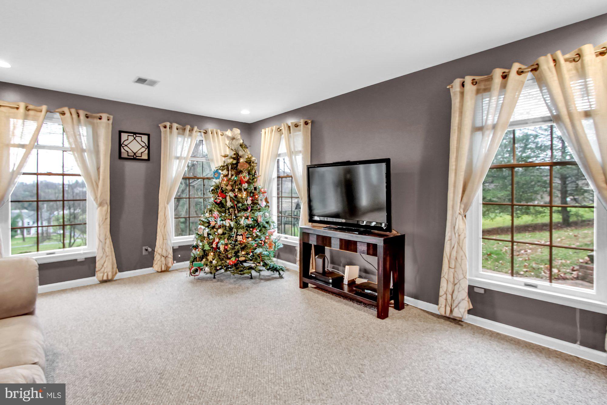 157 Fry Road Fleetwood, PA 19522 - Photo 4 of 34 Gallery Image 4