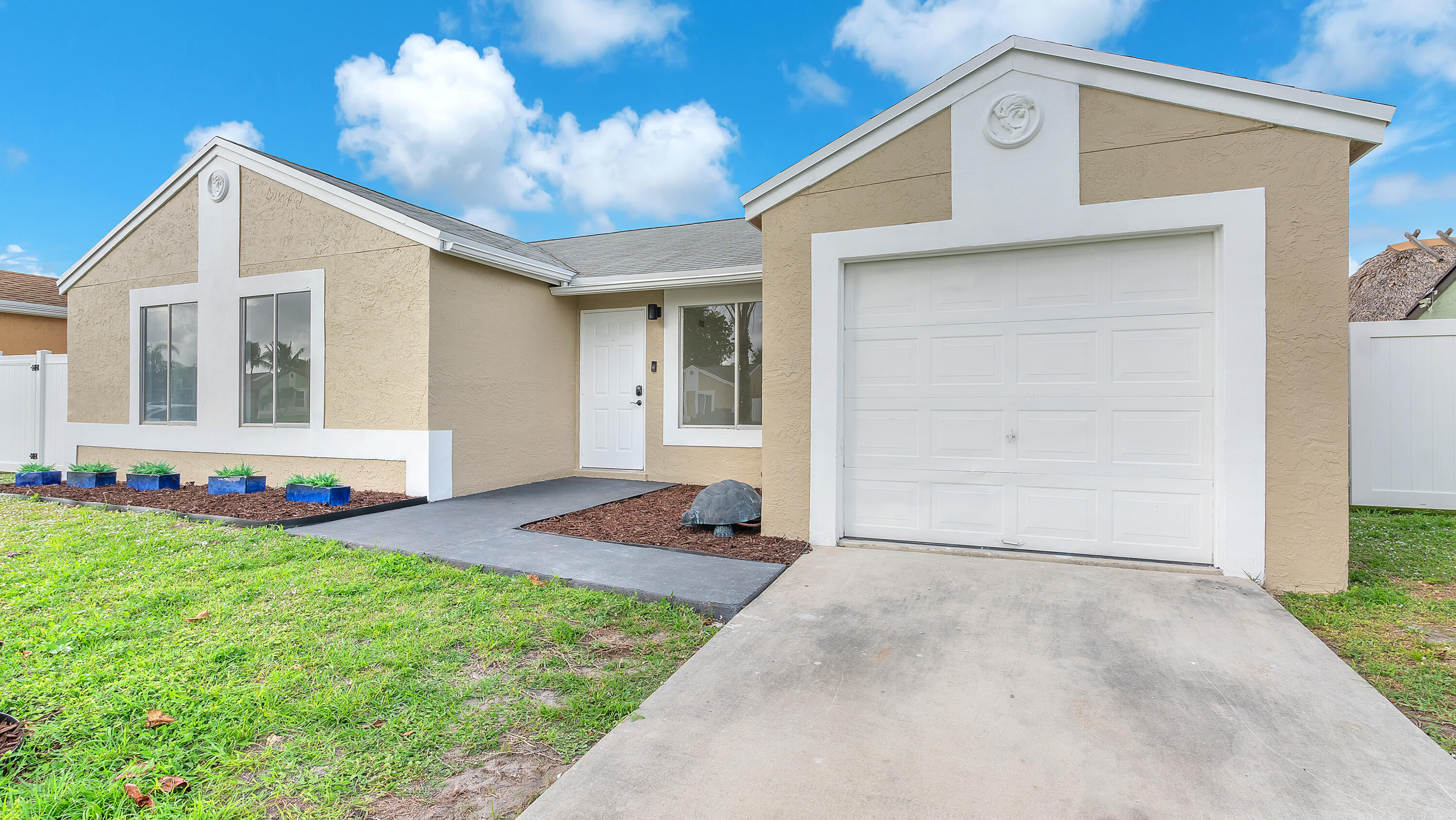 18989 Cloud Lake Circle Boca Raton, FL 33496 - Photo 5 of 36 VBA08613