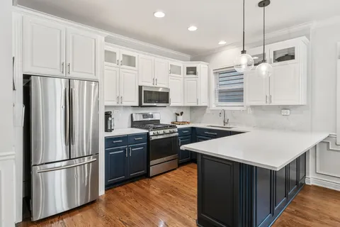 $775,000 | 2114 West Erie Street, Unit 1E, Chicago, IL 60612
