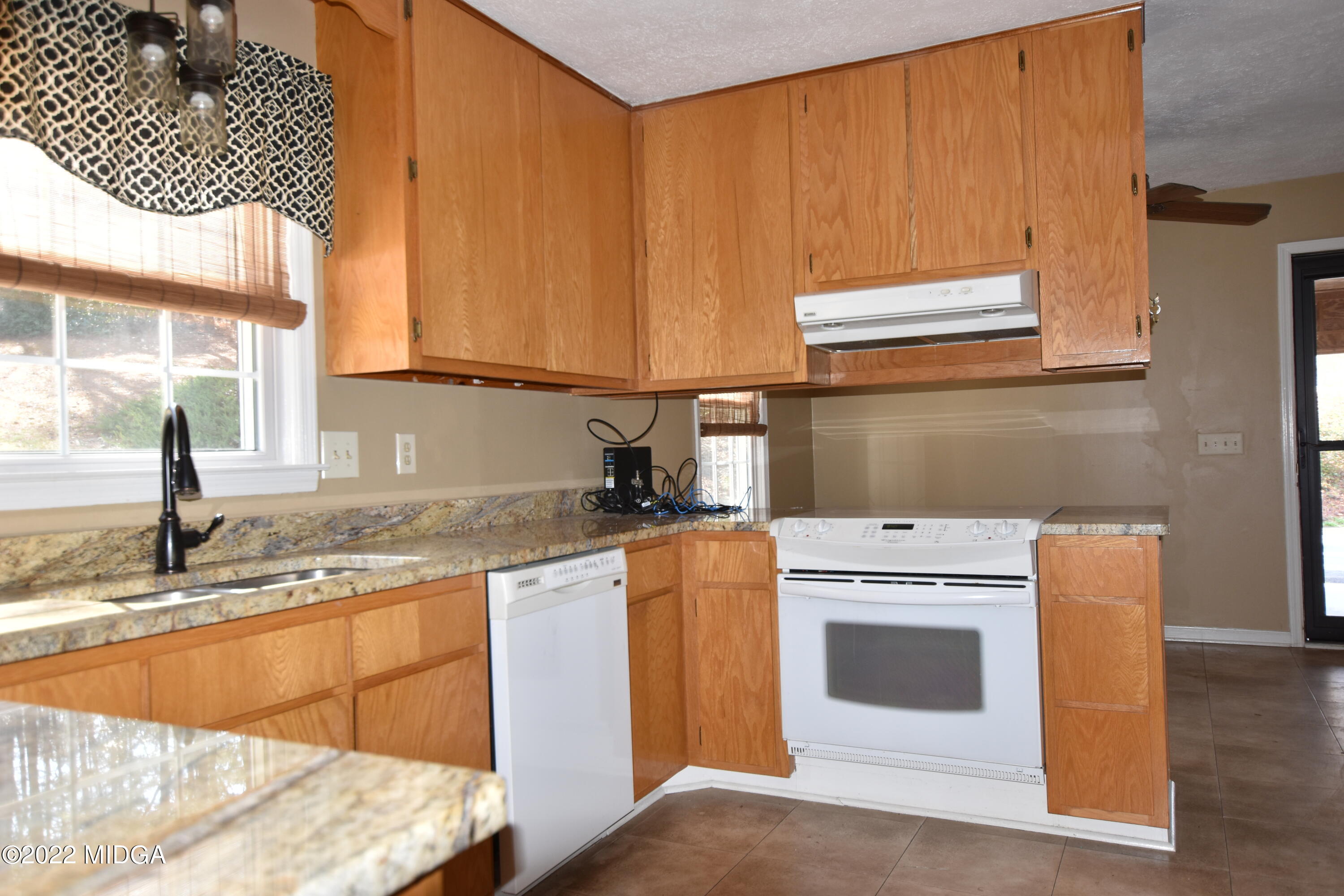 2098 Graham Road Macon, GA 31211 - Photo 7 of 25 DSC_0680