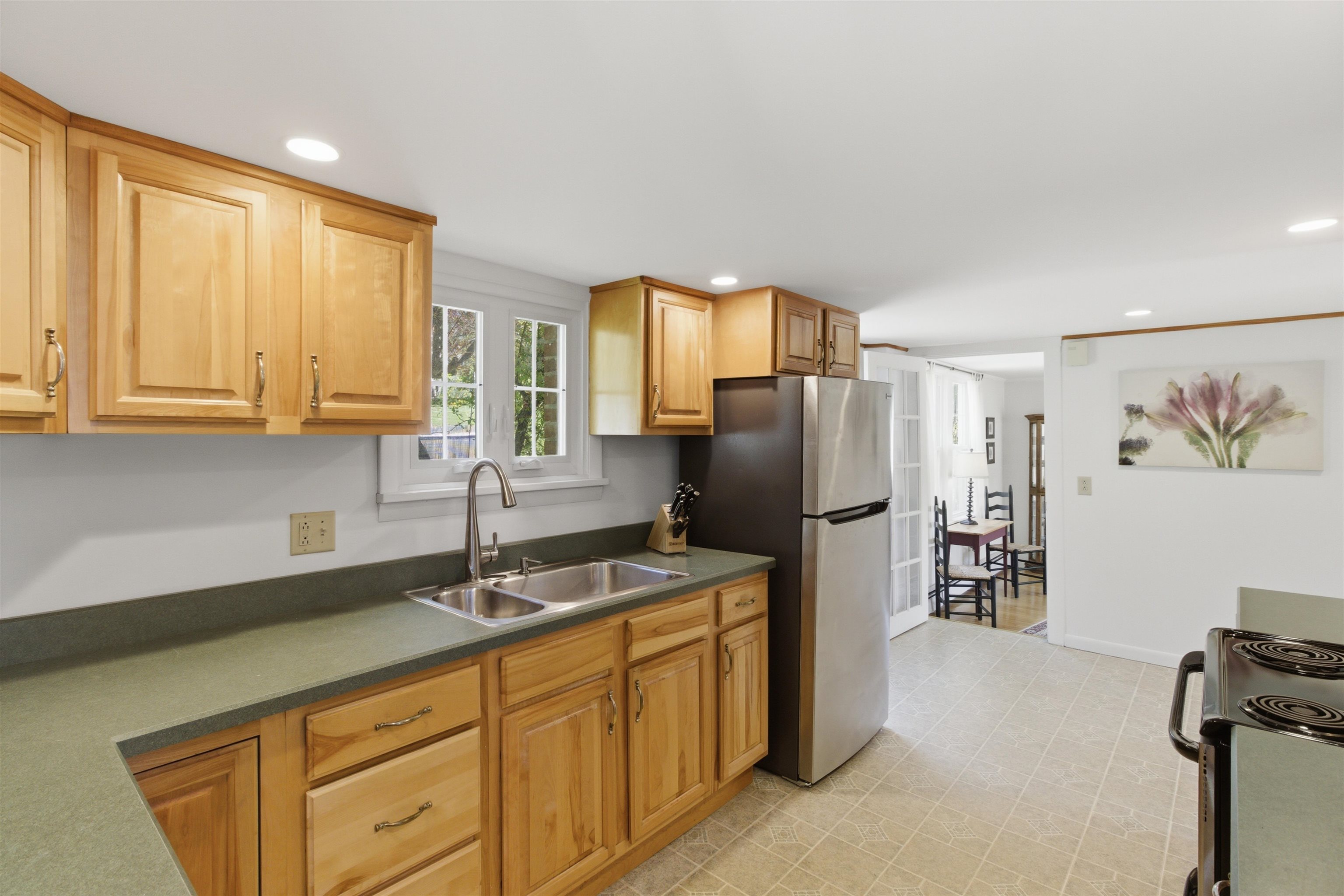 302 Prospect Street Bennington, VT 05201 - Photo 11 of 34