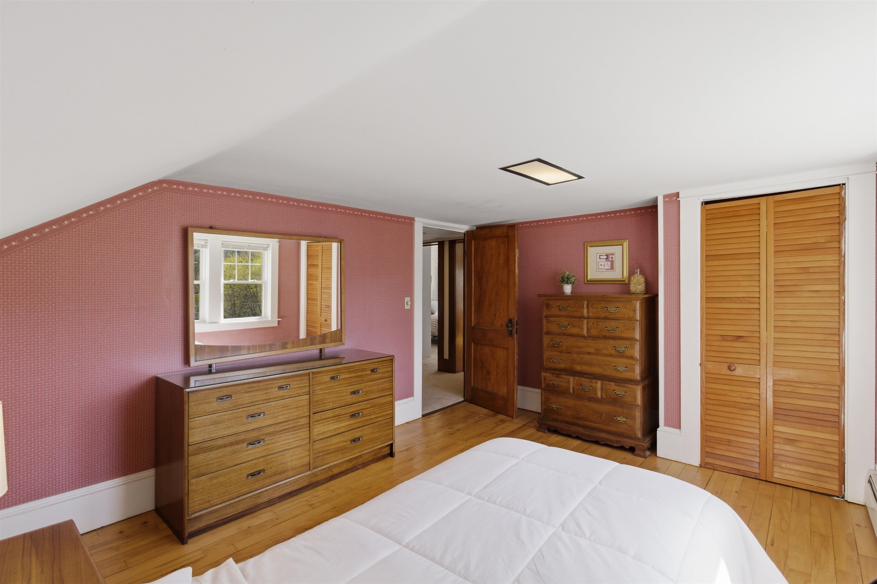 302 Prospect Street Bennington, VT 05201 - Photo 16 of 34