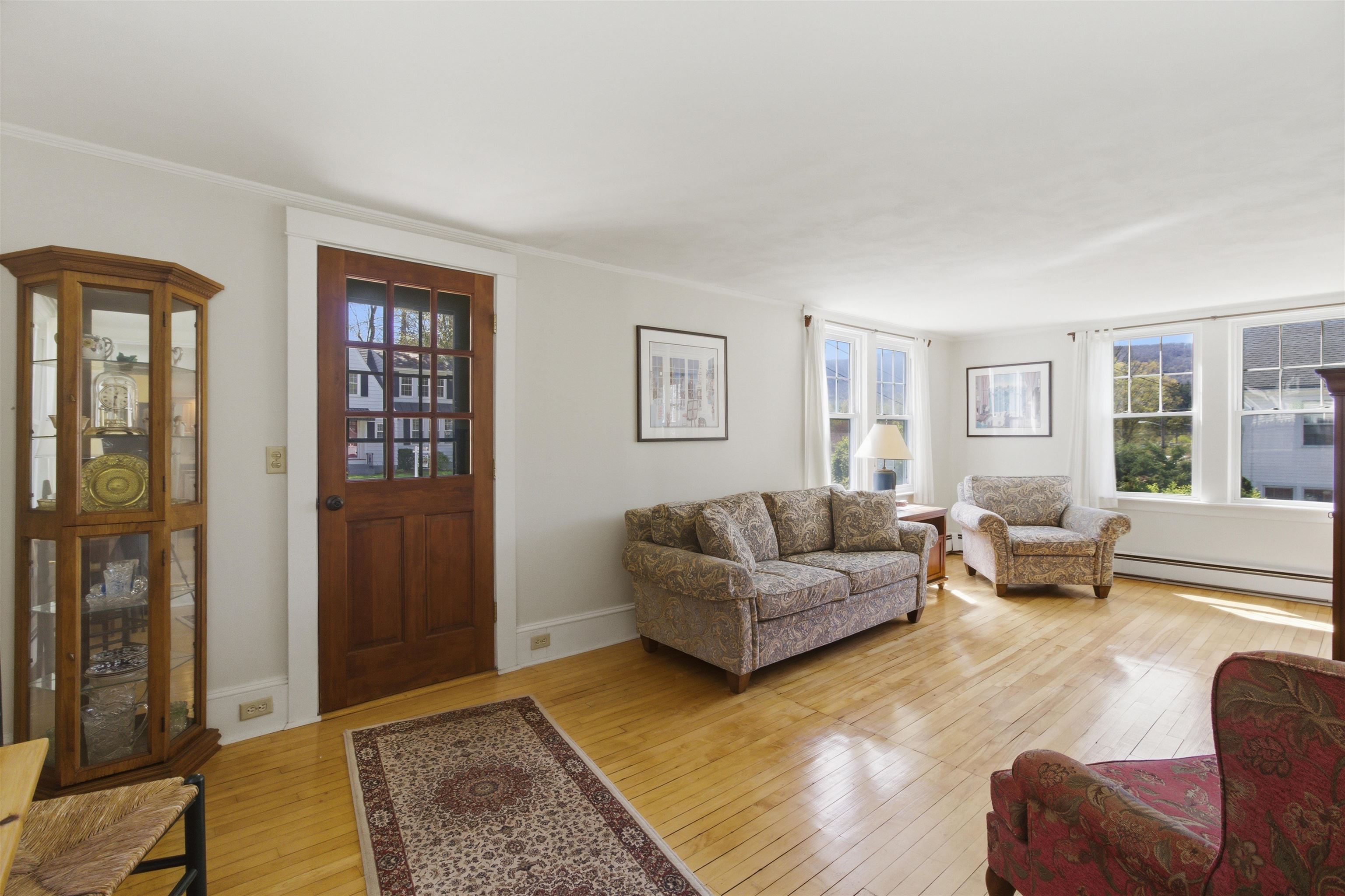 302 Prospect Street Bennington, VT 05201 - Photo 4 of 34