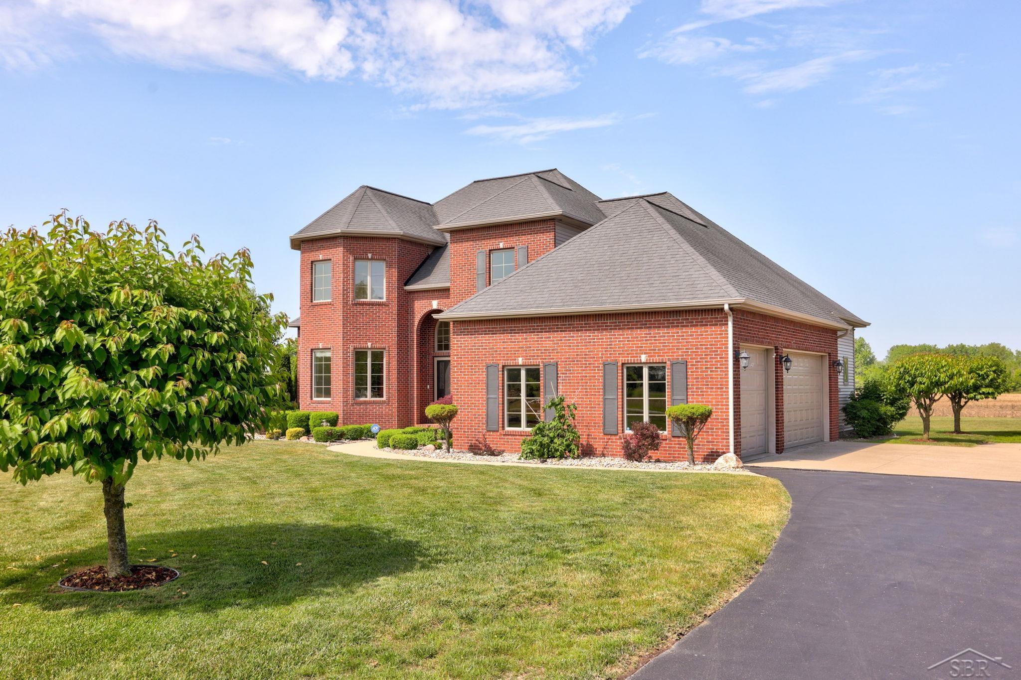 5859 North Center Road Saginaw, MI 48604 - Photo 3 of 63 50178740-e7db97b1-aeb3-4506-a8ba-7c93d3918def.JPG