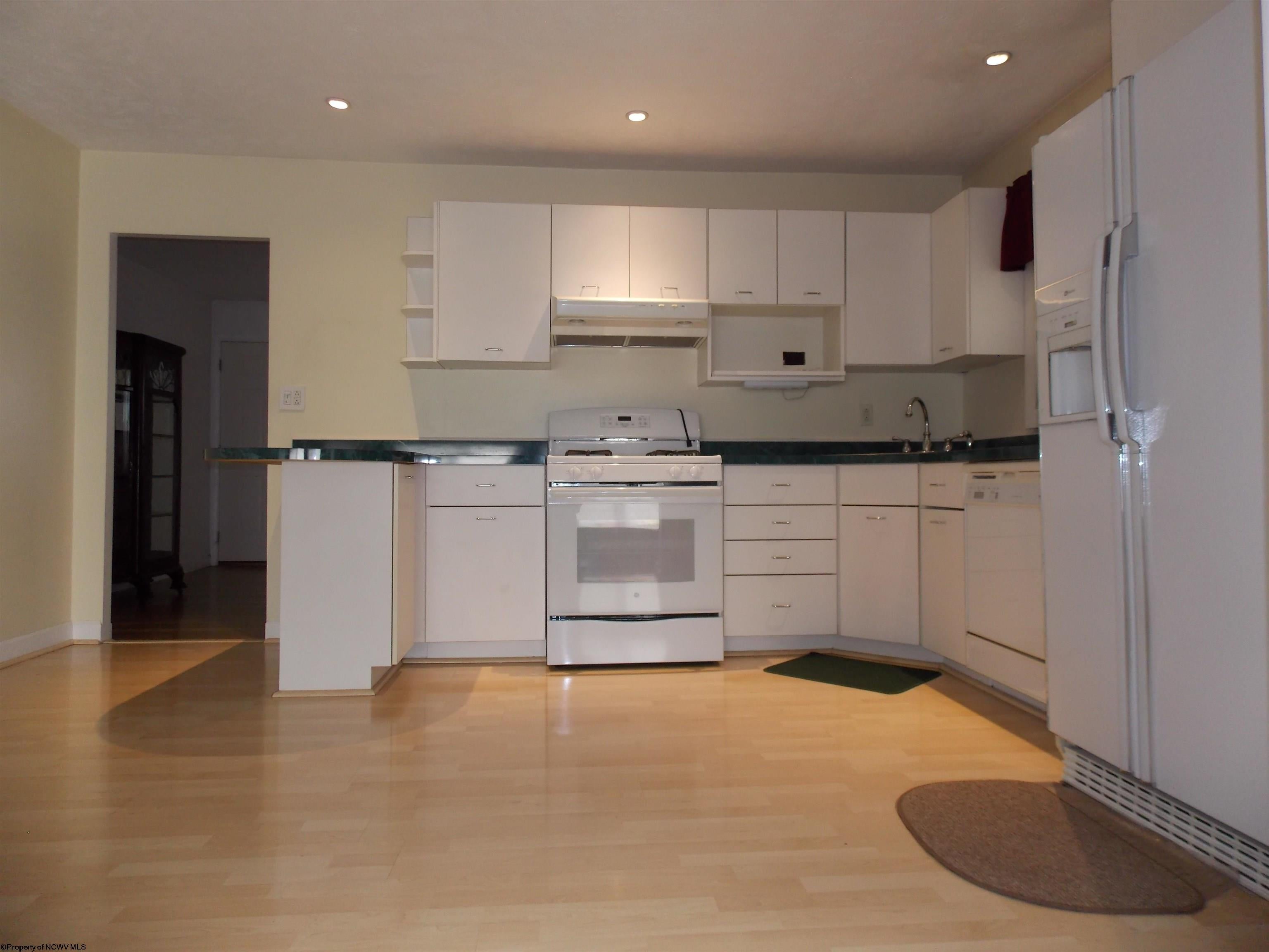 534 Valley Road Morgantown, WV 26505 - Photo 8 of 32 Gallery Image 8