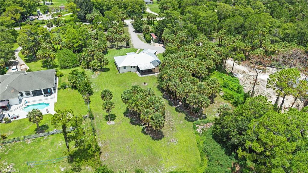 556 6th Street Southeast Naples, FL 34117 - Photo 7 of 47