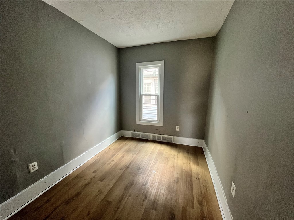 521 Clifford Avenue Rochester, NY 14621 - Photo 17 of 23
