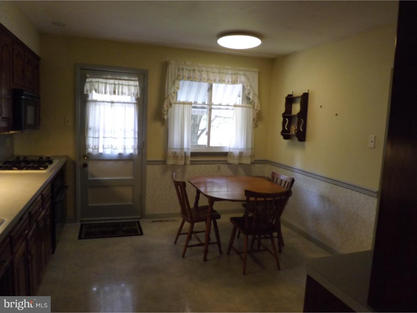 206 Dubois Road Glassboro, NJ 08028 - Photo 8 of 17 Kitchen