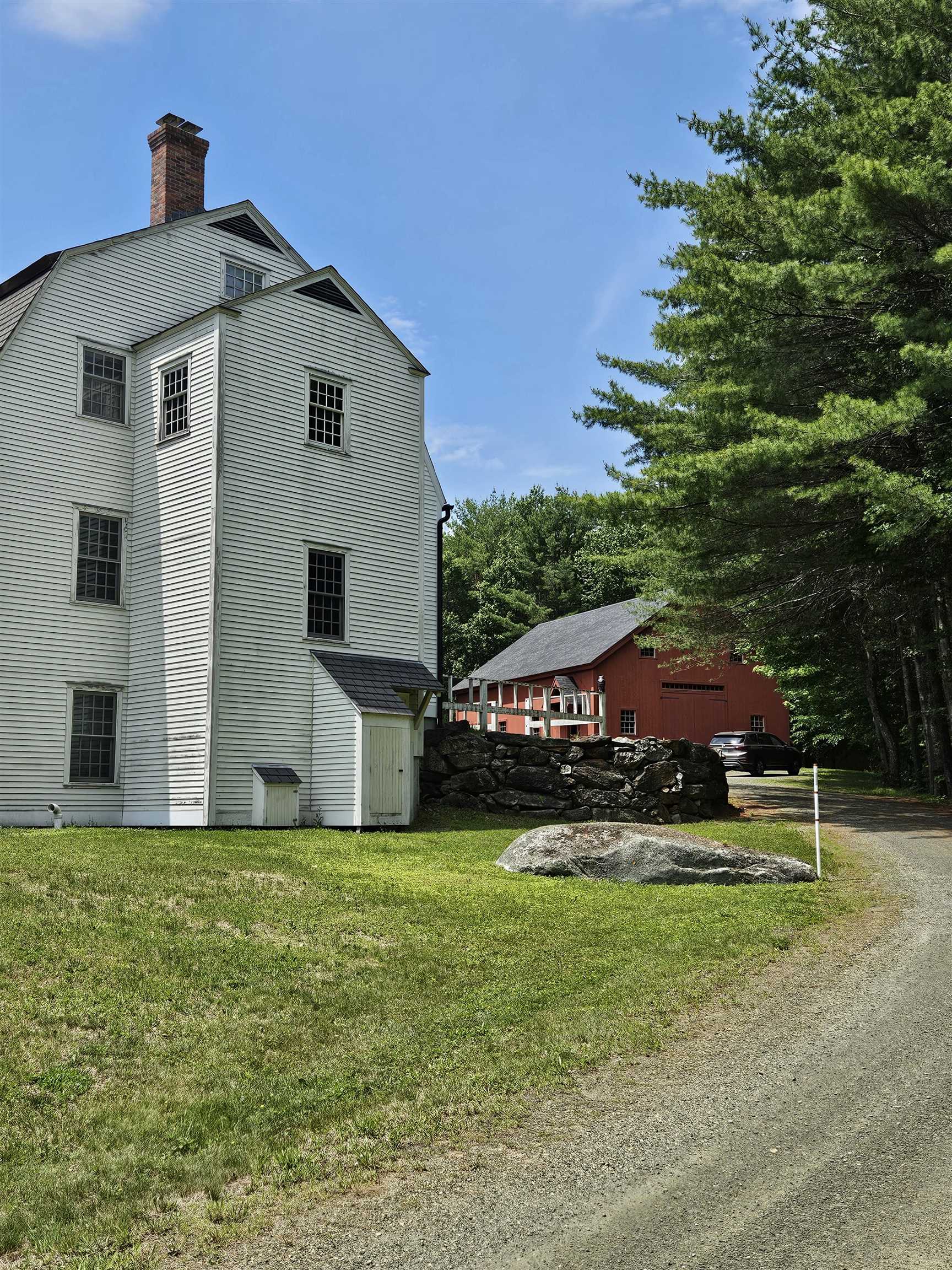 1502 King Hill Road New London, NH 03257 - Photo 5 of 16
