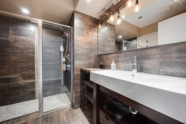 $499,000 | 1300 Chatsworth Lane, Hoffman Estates, IL 60169