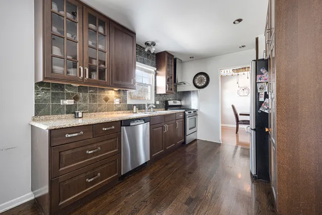 $499,000 | 1300 Chatsworth Lane, Hoffman Estates, IL 60169