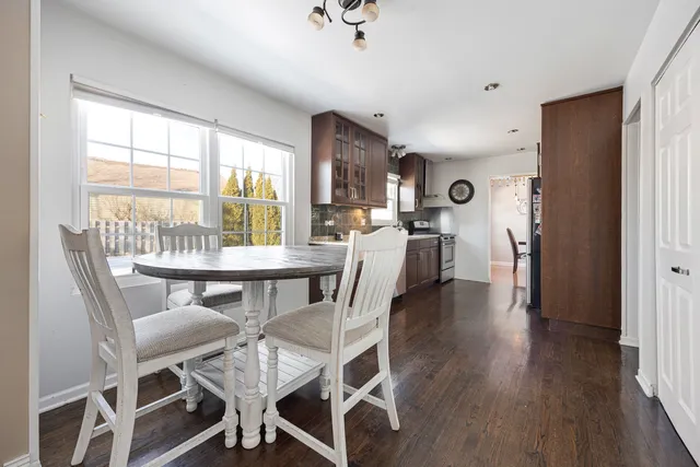 $499,000 | 1300 Chatsworth Lane, Hoffman Estates, IL 60169