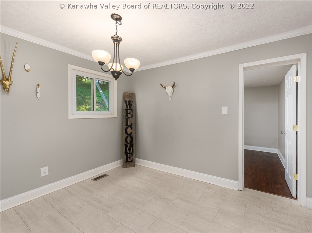 1194 Ashwood Road Charleston, WV 25314 - Photo 5 of 16 Gallery Image 5