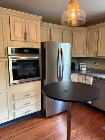 $3,900 | 35 2nd Avenue, Port Jefferson, NY 11777
