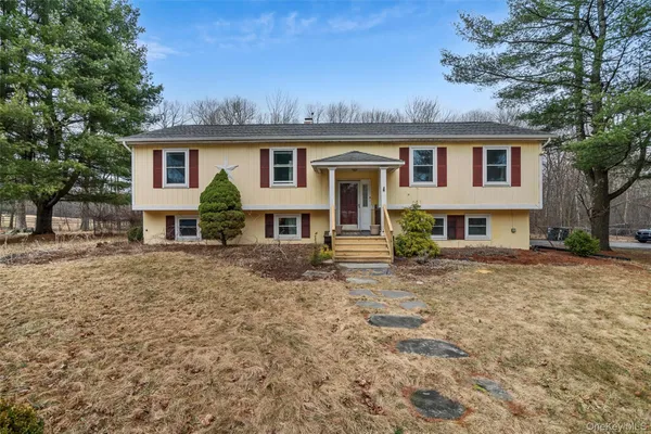 $440,000 | 4 Thistle Lane, Middletown, NY 10940