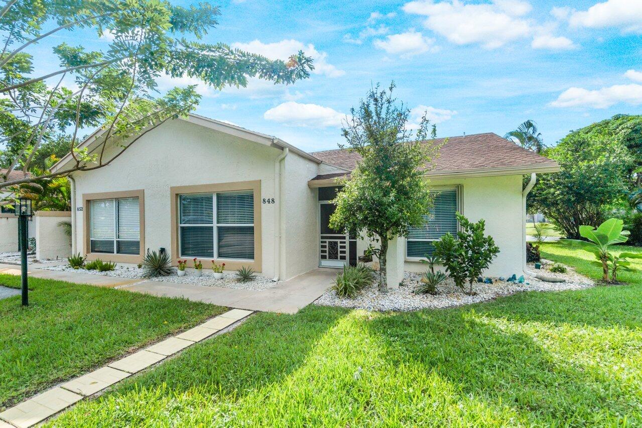848 Lago Road Delray Beach, FL 33445 - Photo 2 of 36 Front