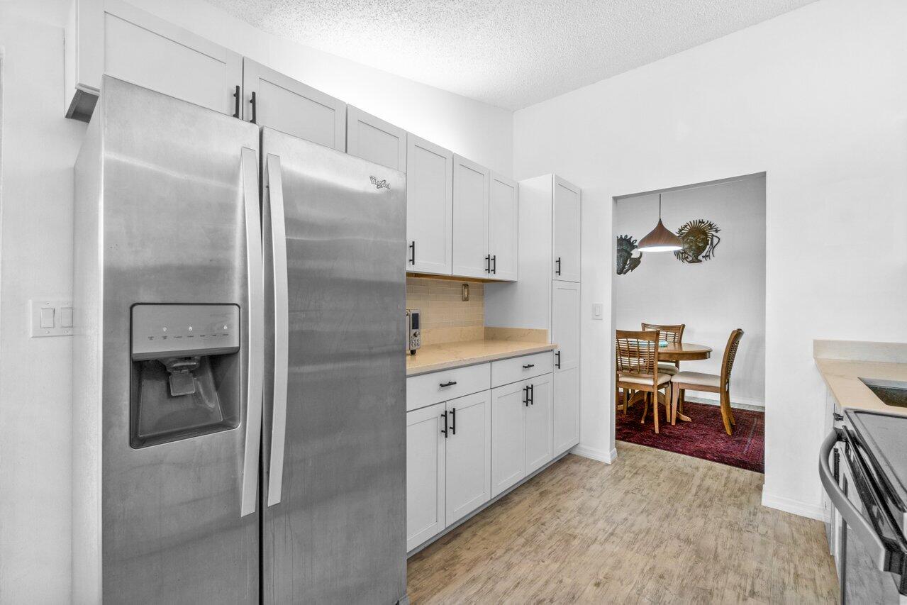 848 Lago Road Delray Beach, FL 33445 - Photo 21 of 36 Kitchen