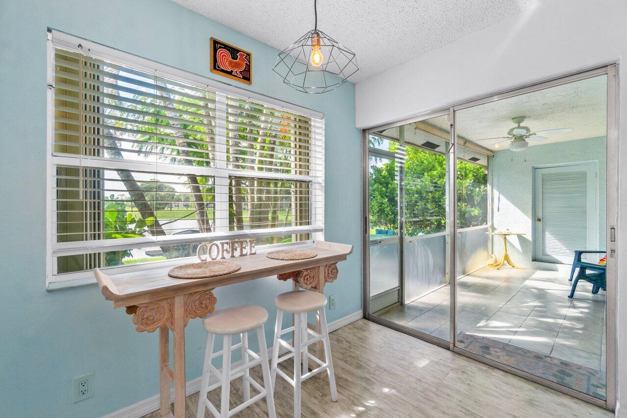848 Lago Road Delray Beach, FL 33445 - Photo 22 of 36 Eat-in Kitchen