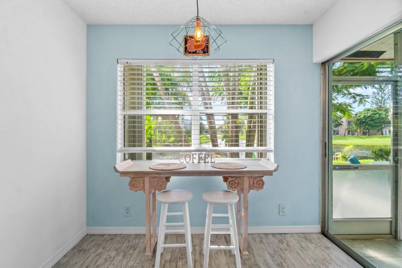 848 Lago Road Delray Beach, FL 33445 - Photo 23 of 36 Eat-in Kitchen