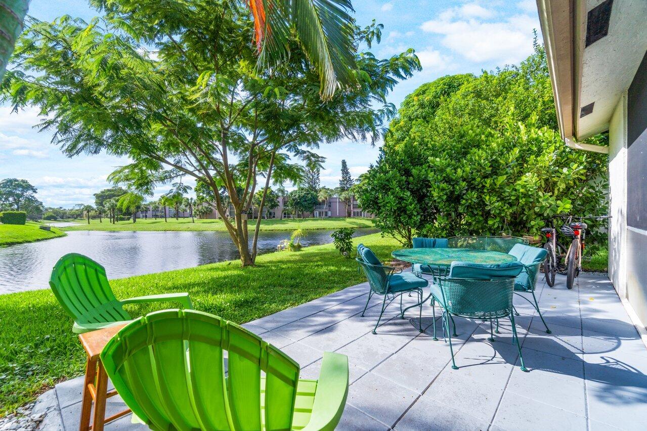 848 Lago Road Delray Beach, FL 33445 - Photo 29 of 36 Patio