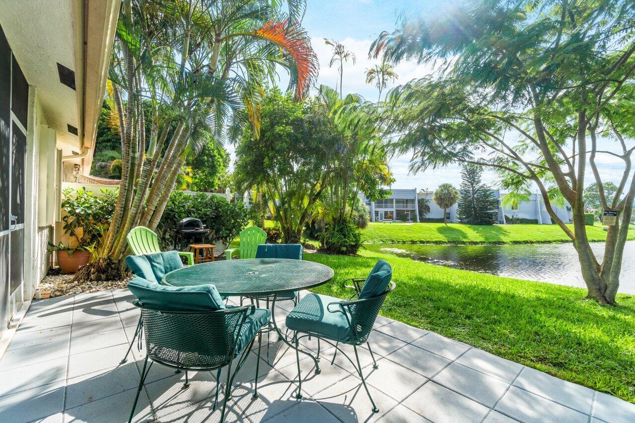 848 Lago Road Delray Beach, FL 33445 - Photo 30 of 36 Patio