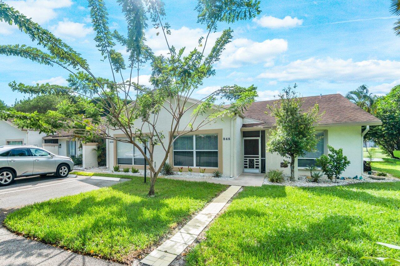848 Lago Road Delray Beach, FL 33445 - Photo 3 of 36 Front