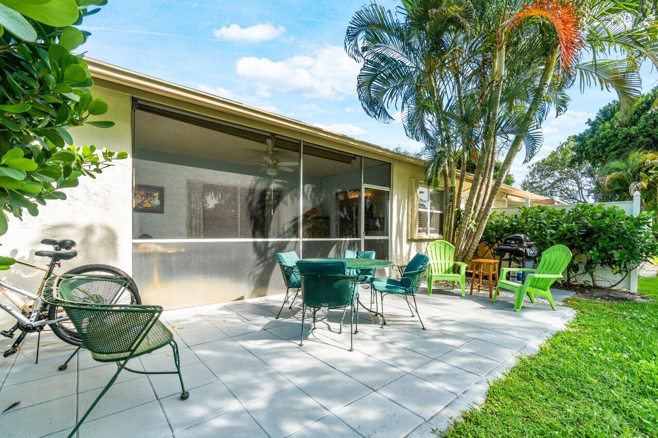 848 Lago Road Delray Beach, FL 33445 - Photo 31 of 36 Patio