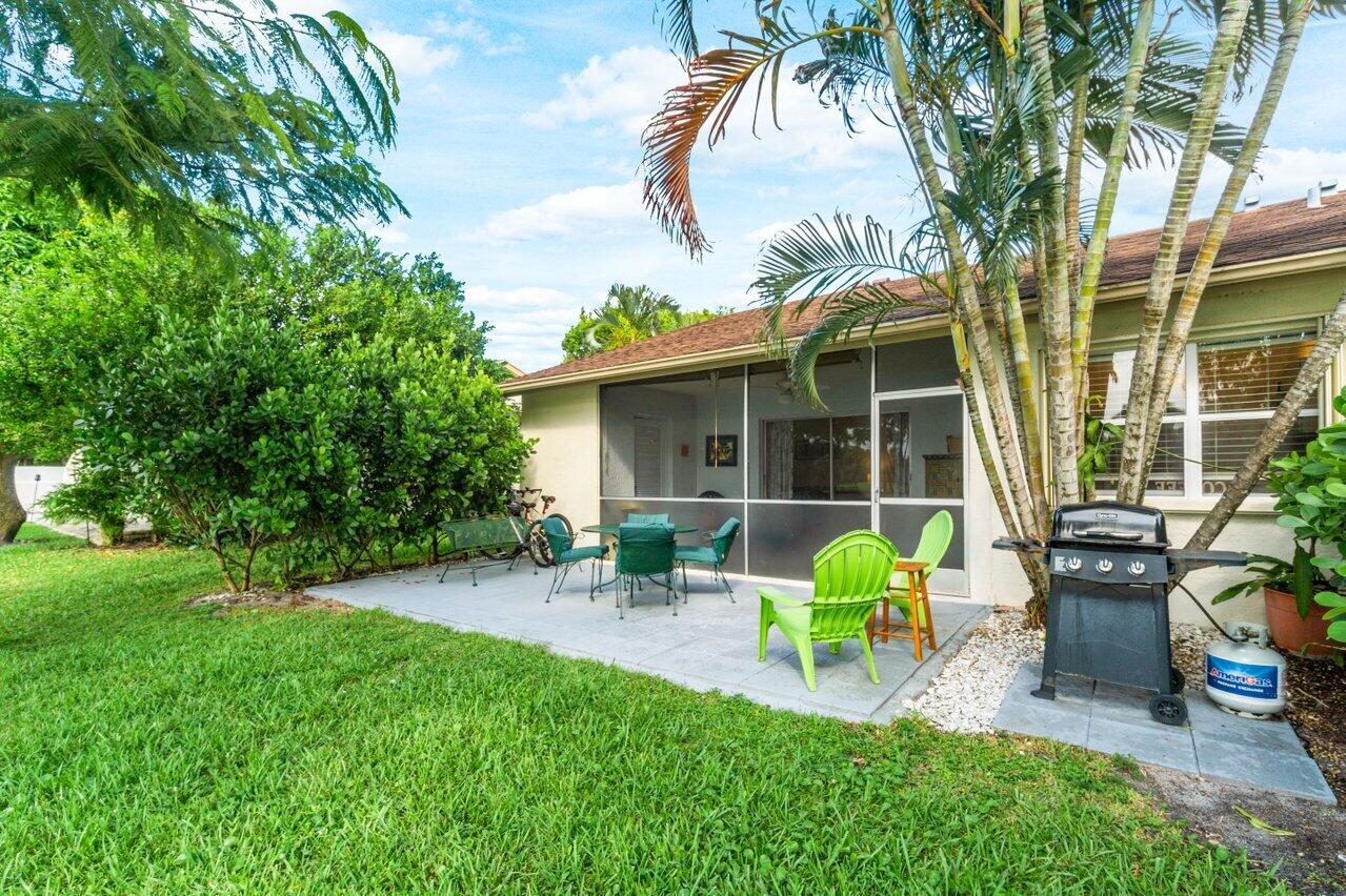 848 Lago Road Delray Beach, FL 33445 - Photo 32 of 36 Patio