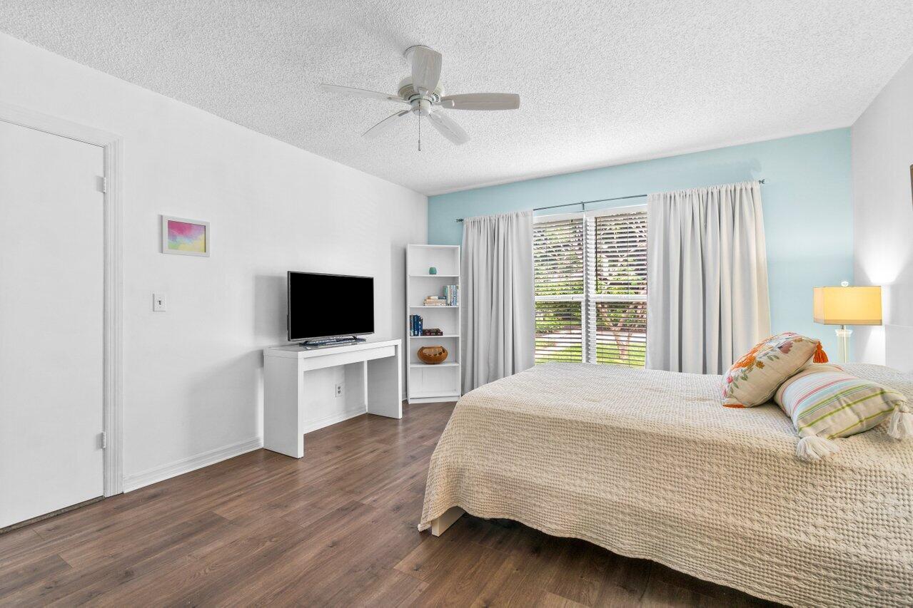 848 Lago Road Delray Beach, FL 33445 - Photo 10 of 36 Primary Bedroom