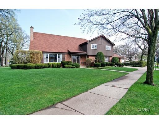 744 Illinois Road Wilmette, IL 60091 - Photo 1 of 16