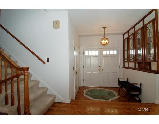 744 Illinois Road Wilmette, IL 60091 - Photo 2 of 16