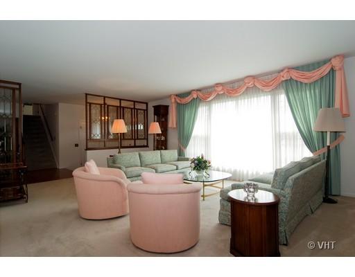 744 Illinois Road Wilmette, IL 60091 - Photo 4 of 16