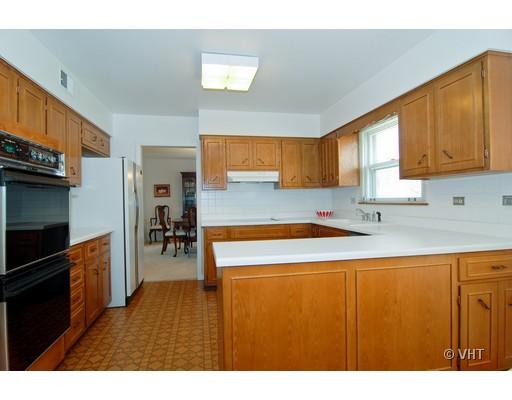 744 Illinois Road Wilmette, IL 60091 - Photo 5 of 16