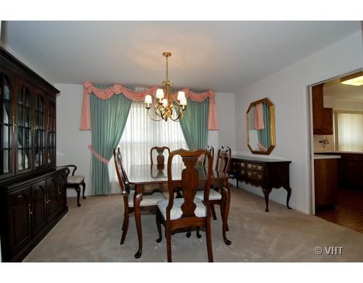 744 Illinois Road Wilmette, IL 60091 - Photo 7 of 16