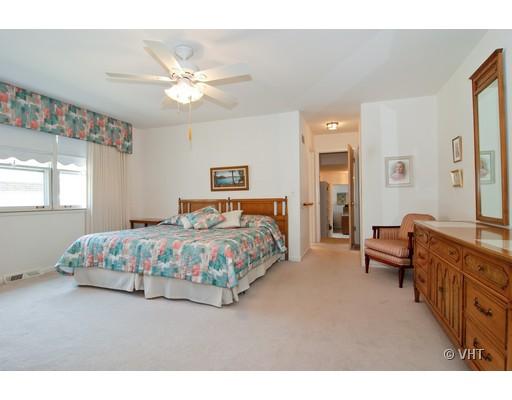 744 Illinois Road Wilmette, IL 60091 - Photo 9 of 16