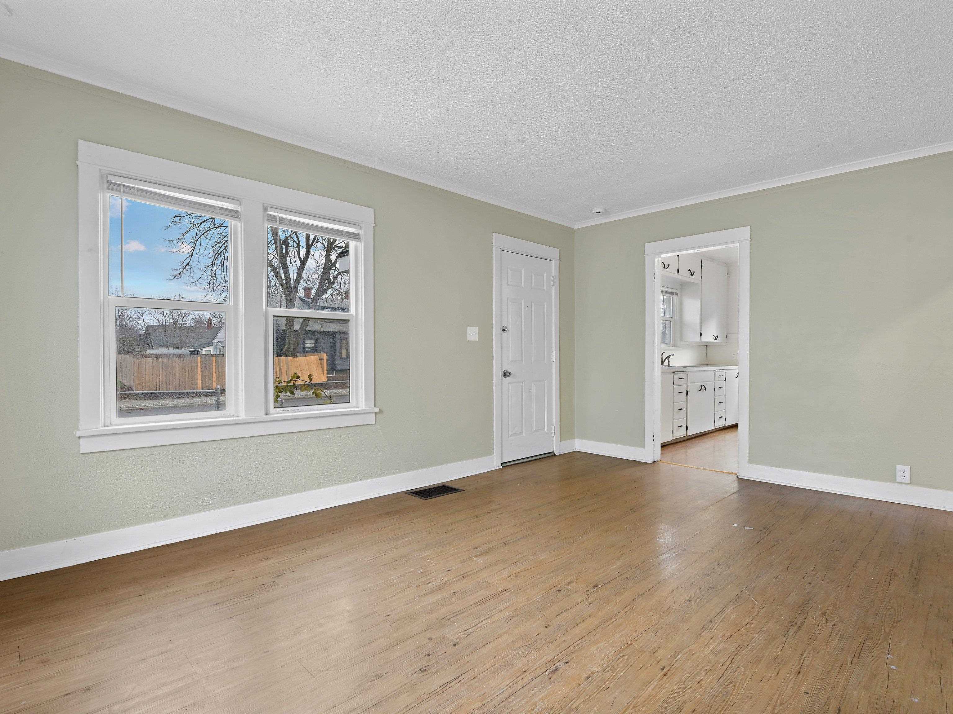 2711 North Ash Street Spokane, WA 99205 - Photo 2 of 19