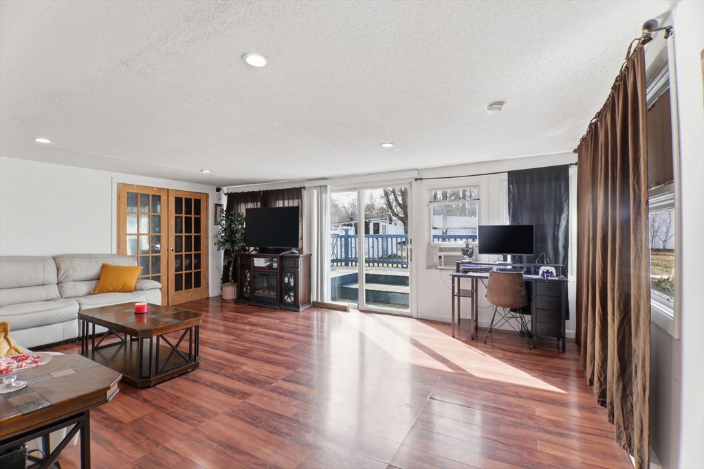 39 Groton Street Springfield, MA 01129 - Photo 17 of 41