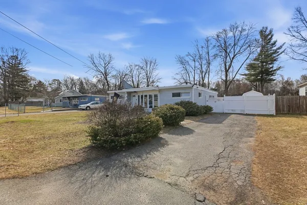 $294,900 | 39 Groton Street, Springfield, MA 01129